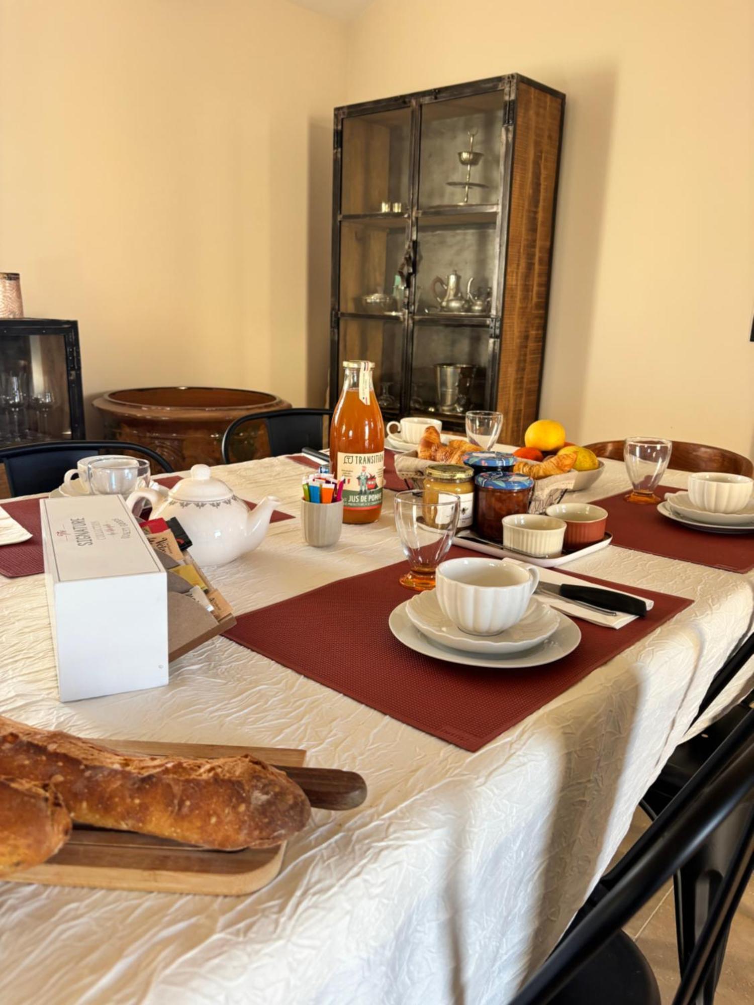 Le Domaine Du Pin Bed & Breakfast Chatillon-sur-Chalaronne Exterior photo